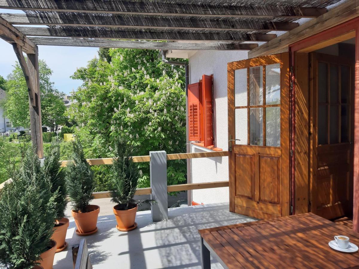 Triglav Apartment House Kranj Buitenkant foto