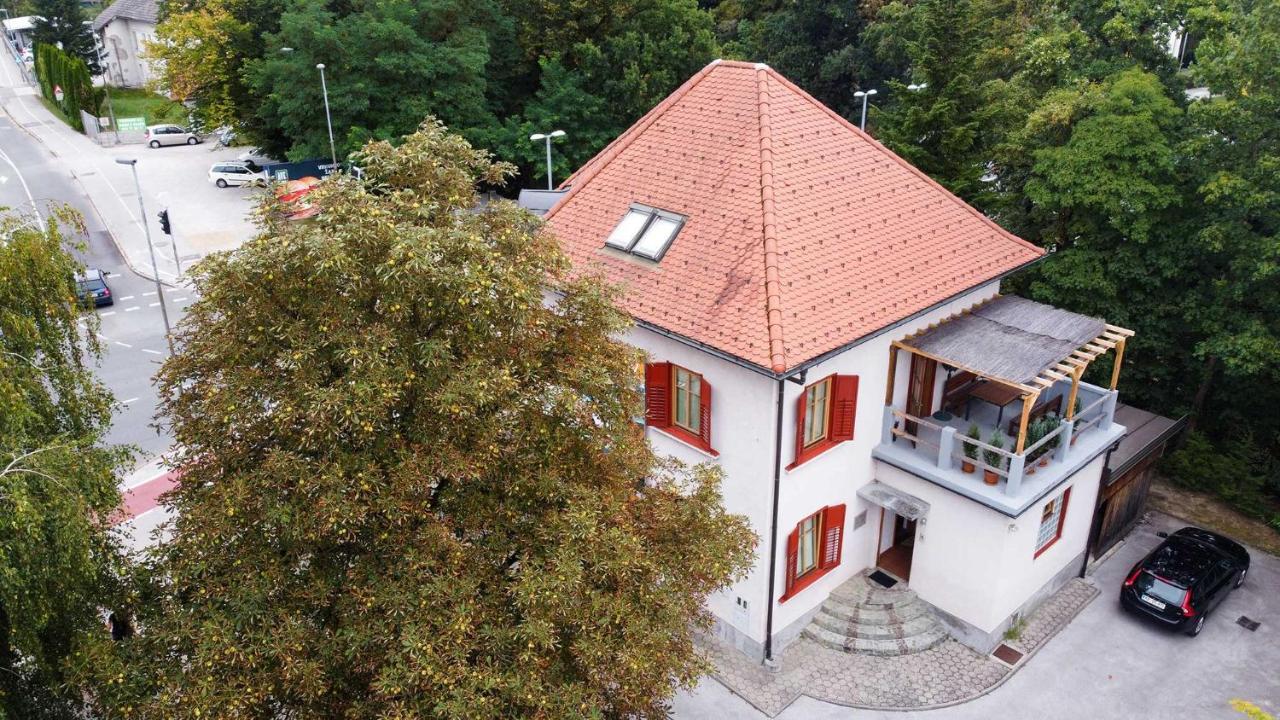 Triglav Apartment House Kranj Buitenkant foto